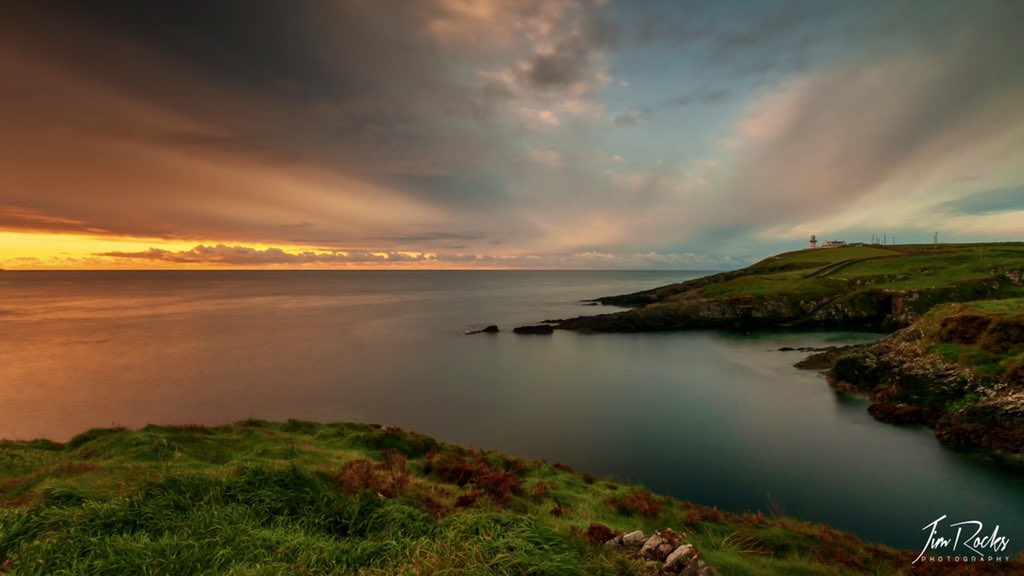 Sunrise at Galley Head Lighthouse, West Cork
@PicPublic #cork #ireland #sunrise #photography #irish #westcork #Staycation2020 @Lovindotie