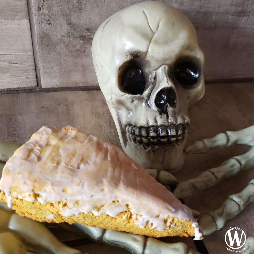 🎃 Pumpkin scones are back! 😋 Make sure to get yours before they are gone again.

#winegarscoffee #winegarsfam #poweredbywinegars #ellensburgwa #eburg #ellensburg #localbusiness #drinklocal #pnw #smalltowncoffee #cafedarte #shoplocal #happinessishere #kittitascounty