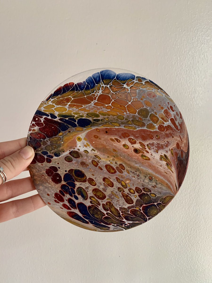 juliahope444's tweet photo. Two new pieces in the shop 🍂🐈✨
Circle is $22.22 kitty is $38 
Free shipping ✨
https://t.co/JFoLu9yfJB https://t.co/YyRYjpCato