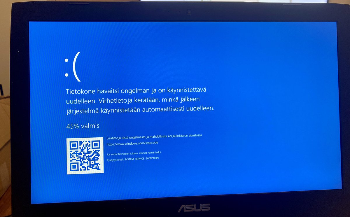 Hmmm. Tätä ei ole näkynyt piiiitkään aikaan. Ei pidä kikkailla verkkosniffereillä liikaa. Oishan se noloa, että kone kaatuisi kesken huijauksen  #bluescreen! Mitähän ne oikein miettisi minusta - ei saa konetta edes toimimaan. Tosin, hehän osaisivat varmaan korjata?  #Kimmovshuijari