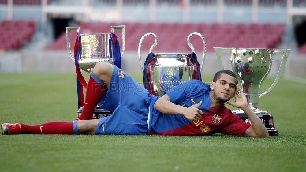 #أصدق_تصريح_رياضي
داني ألفيس 2017 :
- إدارة نادي برشلونة كاذبة
ولا يعرفون شيئاً عن التعامل مع اللاعبين