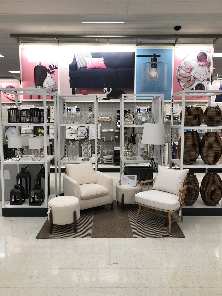 RichardMed12's tweet photo. Fall Flexing!🍁💪🏻 #Target #T2717 #Fall #Decor #flexaroma #remerch #VM @MikeSickels7 https://t.co/IpuF8JDBzB