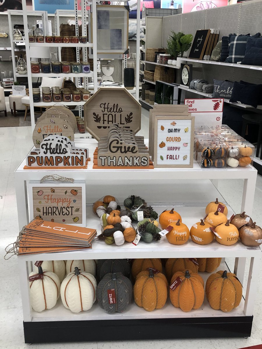 RichardMed12's tweet photo. Fall Flexing!🍁💪🏻 #Target #T2717 #Fall #Decor #flexaroma #remerch #VM @MikeSickels7 https://t.co/IpuF8JDBzB