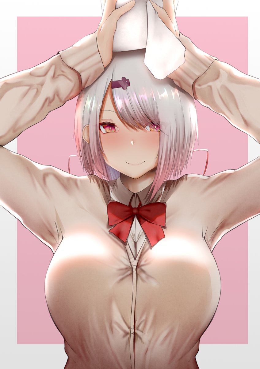 #しいなーと  #にじ宇宙人狼
「トイレットペーパーを頭に載せてはや十年、椎名唯華です!」 