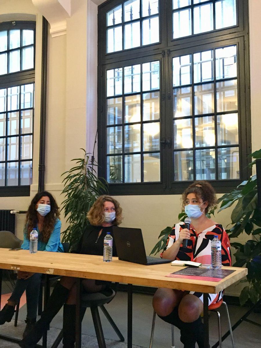 VoxPublic_'s tweet photo. Excellente conférence des activistes qui ont été victimes de cyberharcèlement, et proposent des pistes pour combattre ces actes en ligne inacceptables. #Assotech #NosVoixNosCombats
A suivre en direct sur @voxpublic_ https://t.co/Yn6GylryhG