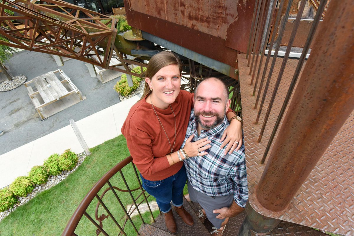 dogfishbeer's tweet photo. Love is in the air at our Tasting Room &amp; Kitchen in Milton! How cute are these engagement photos?! Congratulations, Sara &amp; Jake - cheers to many happy years (and beers!) 💍🍻💓
📸: @john_mollura https://t.co/rsDEL36n3q
