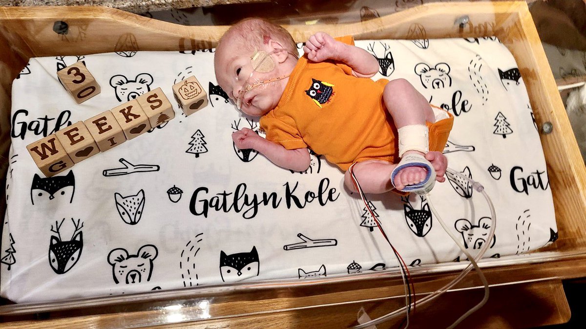 kaykempp's tweet photo. i can’t believe we have a 3 week old😅 my heart can’t handle it🥺 he’s accomplished sooo many great things in just 3 weeks. happy 3 WONDERFUL weeks to our rainbow boy💙🌈
@Masonkemp02 https://t.co/8XN5GWLG71