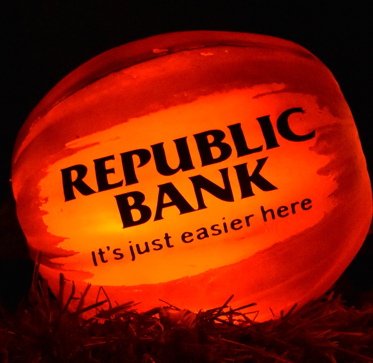 ParksAllianceLu's tweet photo. Thanks to our sponsor, @RepublicBank clients can get $5 off tickets for Tuesday, October 13 ONLY, by using a code provided by their Republic Bank. #jackolanternspectacular #502pumpkins #louisville #pumpkins https://t.co/O2J5ohFDHq