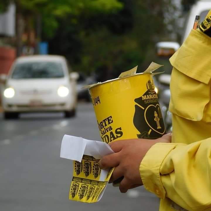 Estamos en las calles pidiendo tu colaboración. Segundo día de la Bombetón 2020.