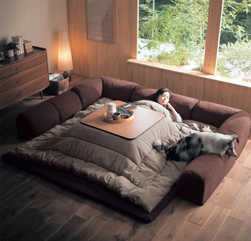 NipahDUBS's tweet image. This is amazing. I need one now. I vow to have a kotatsu couch one day.
