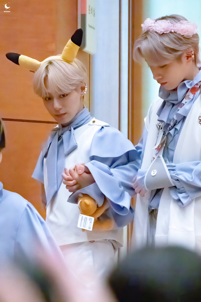 Xiwoong holding hands always