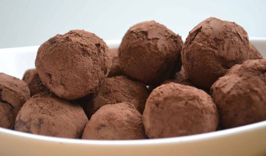 theginkin's tweet photo. DIY melt in the mouth #gin and chocolate orange truffles make for one very delicious treat 😋 Here's how you make them at home 👉 https://t.co/MdUVuzLBuy https://t.co/RpWe7Gwyoa