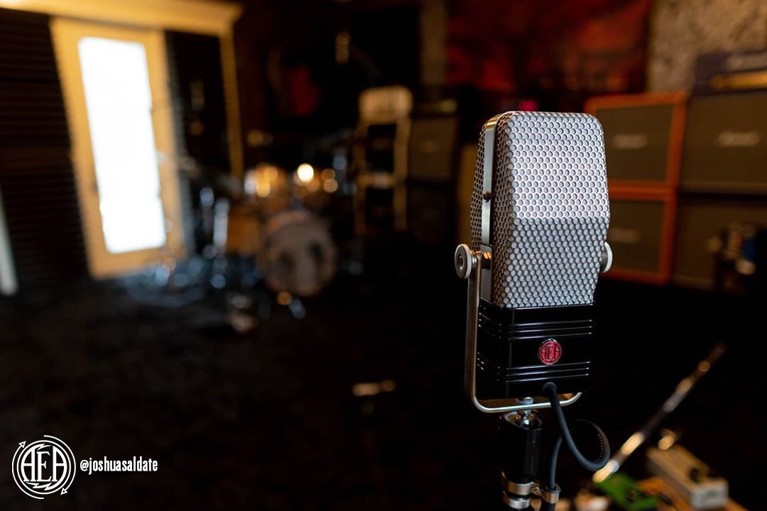 R44CXE #RibbonRegram from @joshuasaldate - Two more magnets on the R44 transducer means 6dB additional gain. As Wes Dooley says, "Good deal".