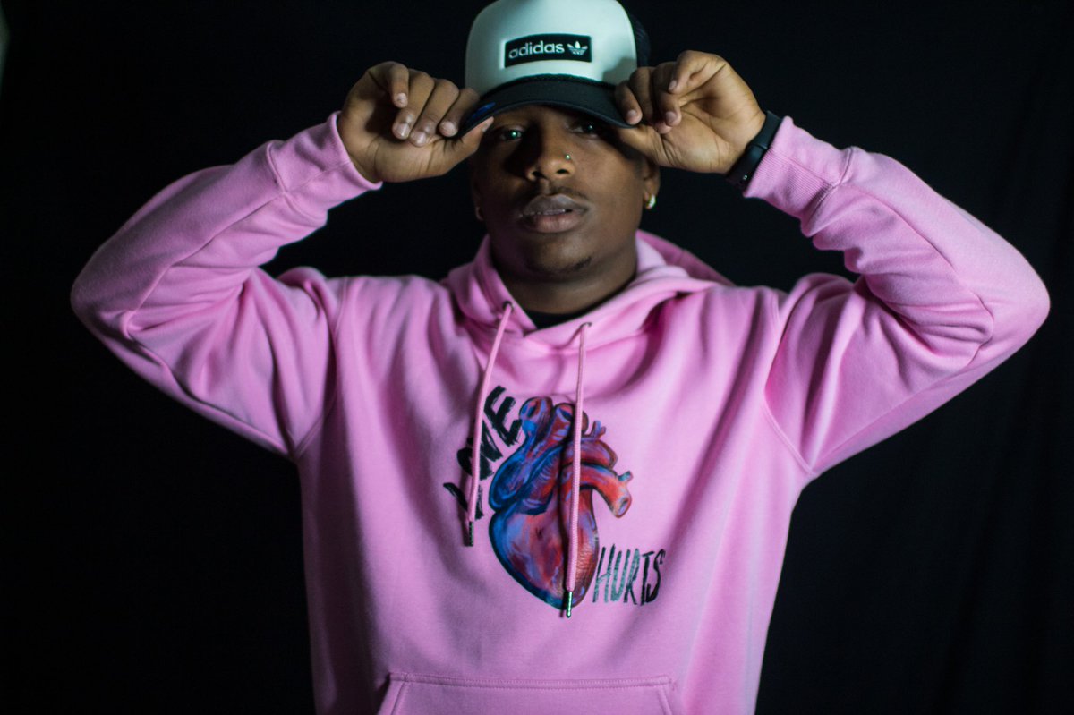 D_LoTT14's tweet photo. @vcnclothing https://t.co/tfYzsF6oPC 
Most comfortable hoodie out rn with real meaning💙 https://t.co/UOFcJz6QiB