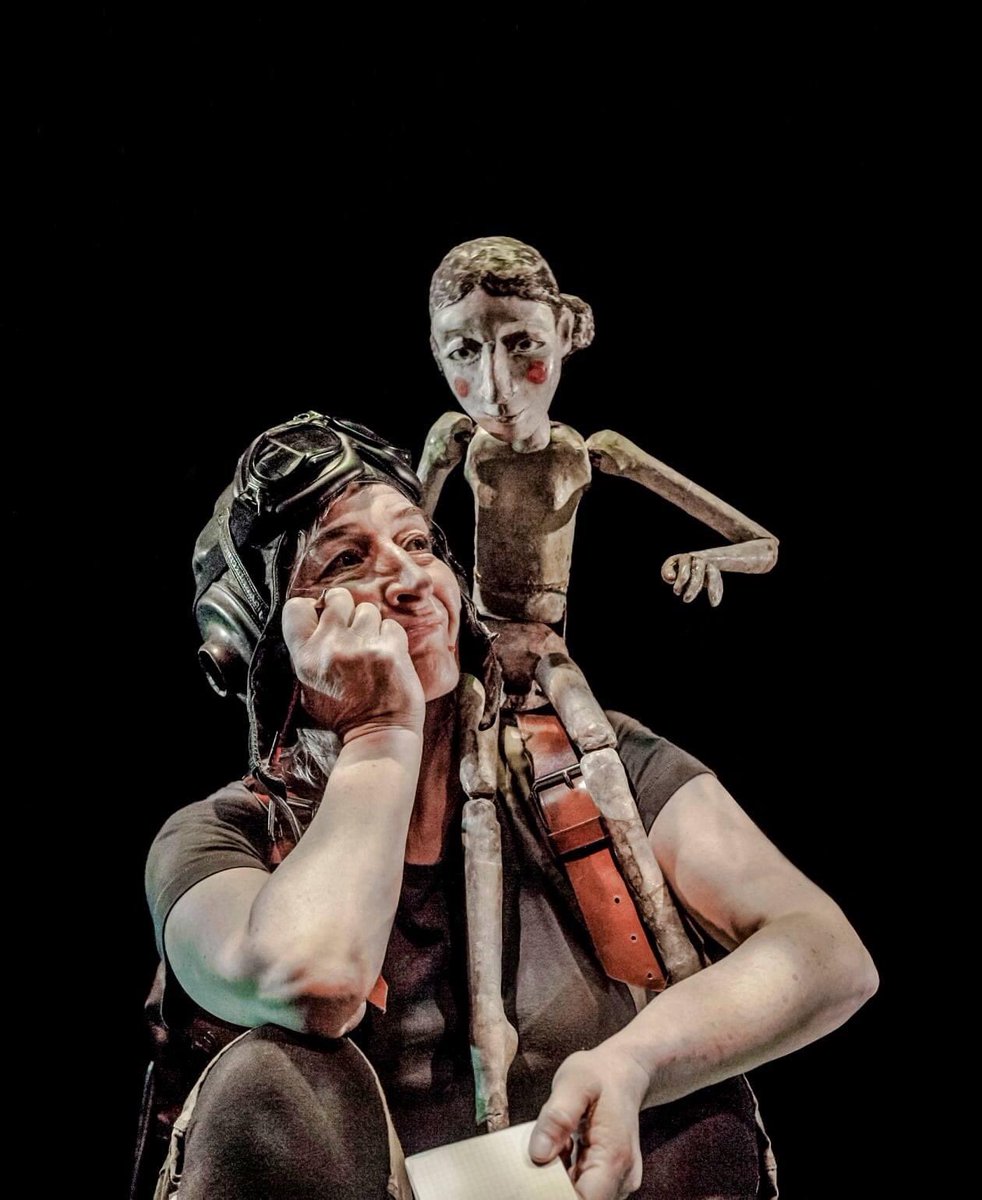 Vuelve a los teatros HISTORIA DE UNA SEMILLA!!!
11 de octubre en teatro Echegaray de Málaga a las 13h.
...plantar semillas de vida!!! :)