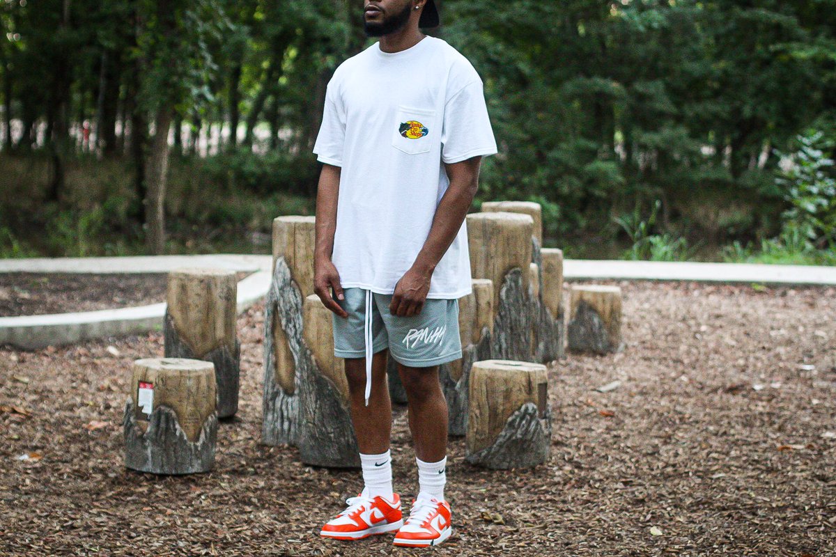 RaeeBanns's tweet photo. Y’all please like and retweet to support Me &amp; my Brother street wear clothing line !!! 🔥🔥🔥 we got some nice shit for the fall !! #ranhaclothing #BlackOwnedBusiness 
https://t.co/z8ea1Yx12S https://t.co/krSv62AXkg