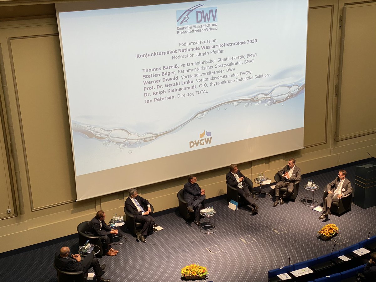Ein interessanter ParlAbend des @DWV_H2 &amp; <a href="/DVGW/">DVGW Deutscher Verein des Gas- und Wasserfaches</a> zur #Wasserstoffstrategie mit <a href="/SteffenBilger/">Steffen Bilger</a> &amp; <a href="/Thomas_Bareiss/">Thomas Bareiß</a>. Eine richtige Veranstaltung 😃 - keine Webschalte. Leider selten in diesen Corona Zeiten. Danke an die beiden Veranstalter!
