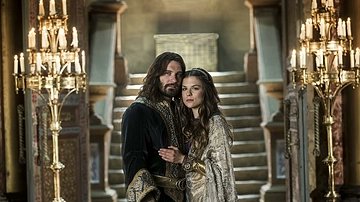 After much talk w/ his advisers, Rollo accepted deal in 911, the foundation of Normandy, the Normans!!!In Exchange, Rollo had to be& defend Francia against  #Vikings.He married Princess Gisla, Charles' daughter to seal deal.Rollo became fair & just ruler!7/12