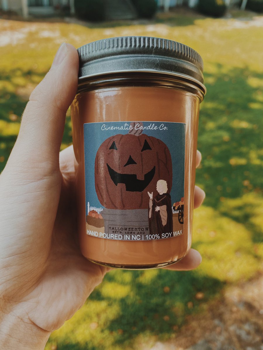 Halloweentown Scent: Pumpkin Apple Butter, crisp apple, spiced with cinnamon, sugar and cloves, notes or light jasmine flowers combined with soothing vanilla.