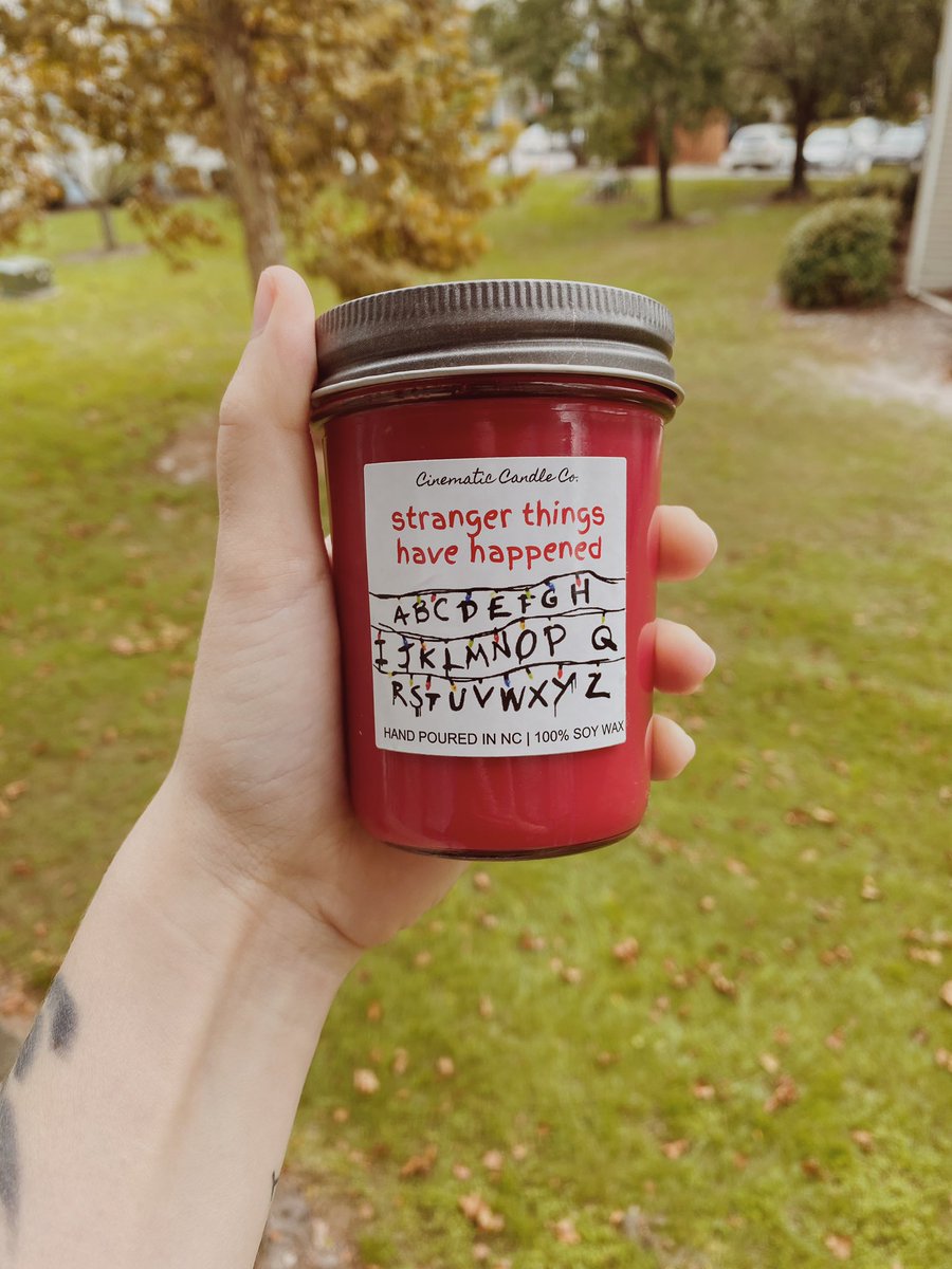 Stranger Things Scent: Pumpkin Gingerbread, a comforting blend of spices like nutmeg, cinnamon, and clove sweetened with brown sugar. 