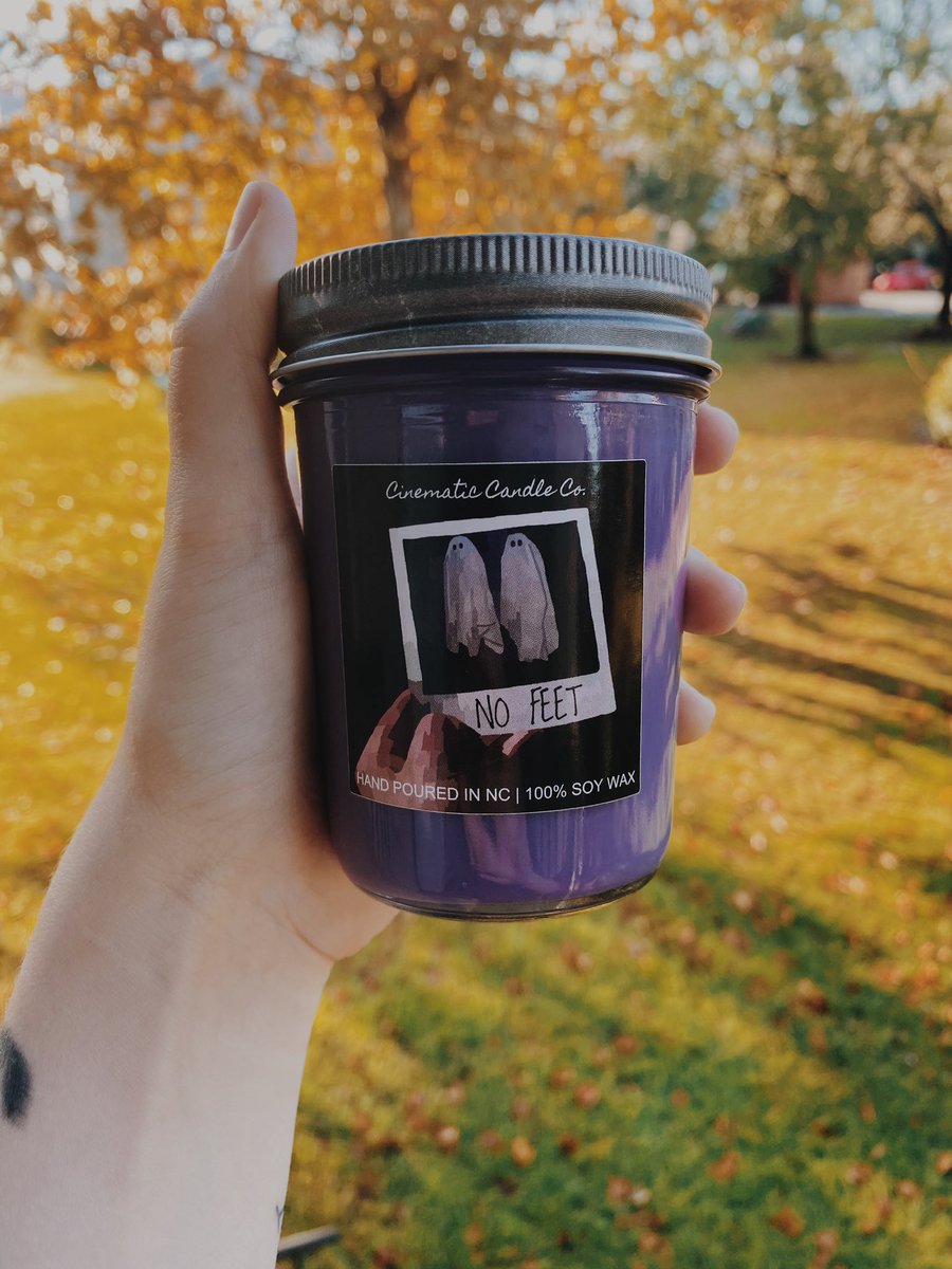 Beetlejuice  Scent: Poison pie, an aroma of freshly picked blueberries, fresh cut granny smith apples, smothered in butter, cream, and cinnamon, with a background of fresh baked crust. 