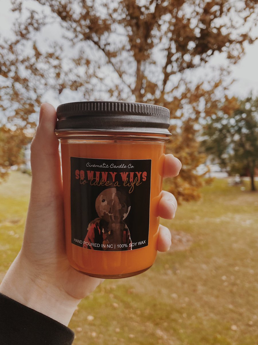 Trick R Treat  Scent: Candy Corn, a blend of warm vanilla candy with top notes of butter and a slight down of almond. 