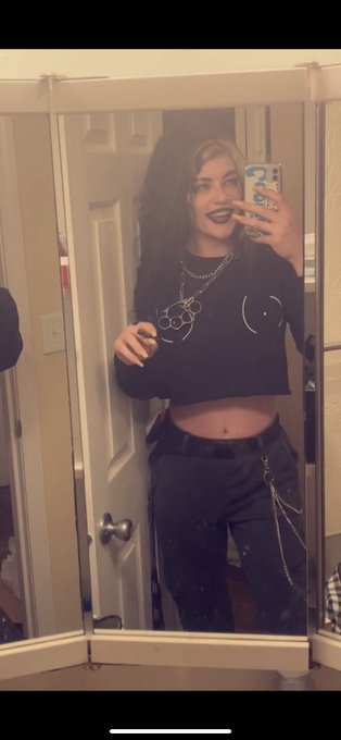 Show me a smile🙃 https://t.co/eJCTfSBPWA<a href="/tag/newprofilepic"class="tags"><span>#newprofilepic</span></a>