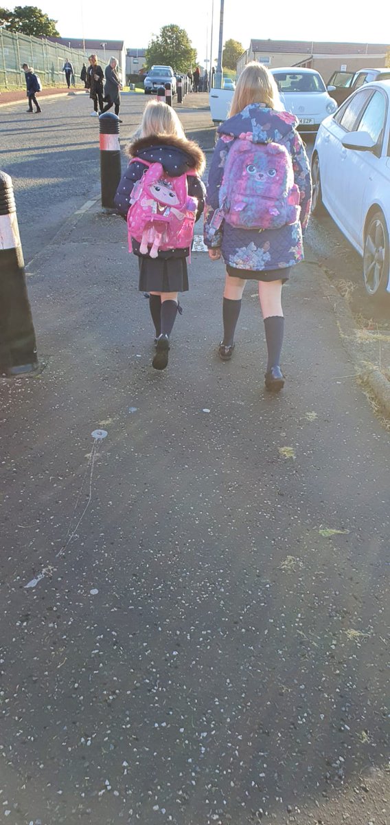 Daddy thought he was doing well getting a pic of the girls walking to school - just so happened that he caught a red safety barrier in the background!! 🤣👍 #dobettertomorrow #NLWalkToSchoolWeek <a href="/NLActiveSchools/">NLActiveSchools</a> <a href="/HolytownPS/">Holytown PS & NC</a>