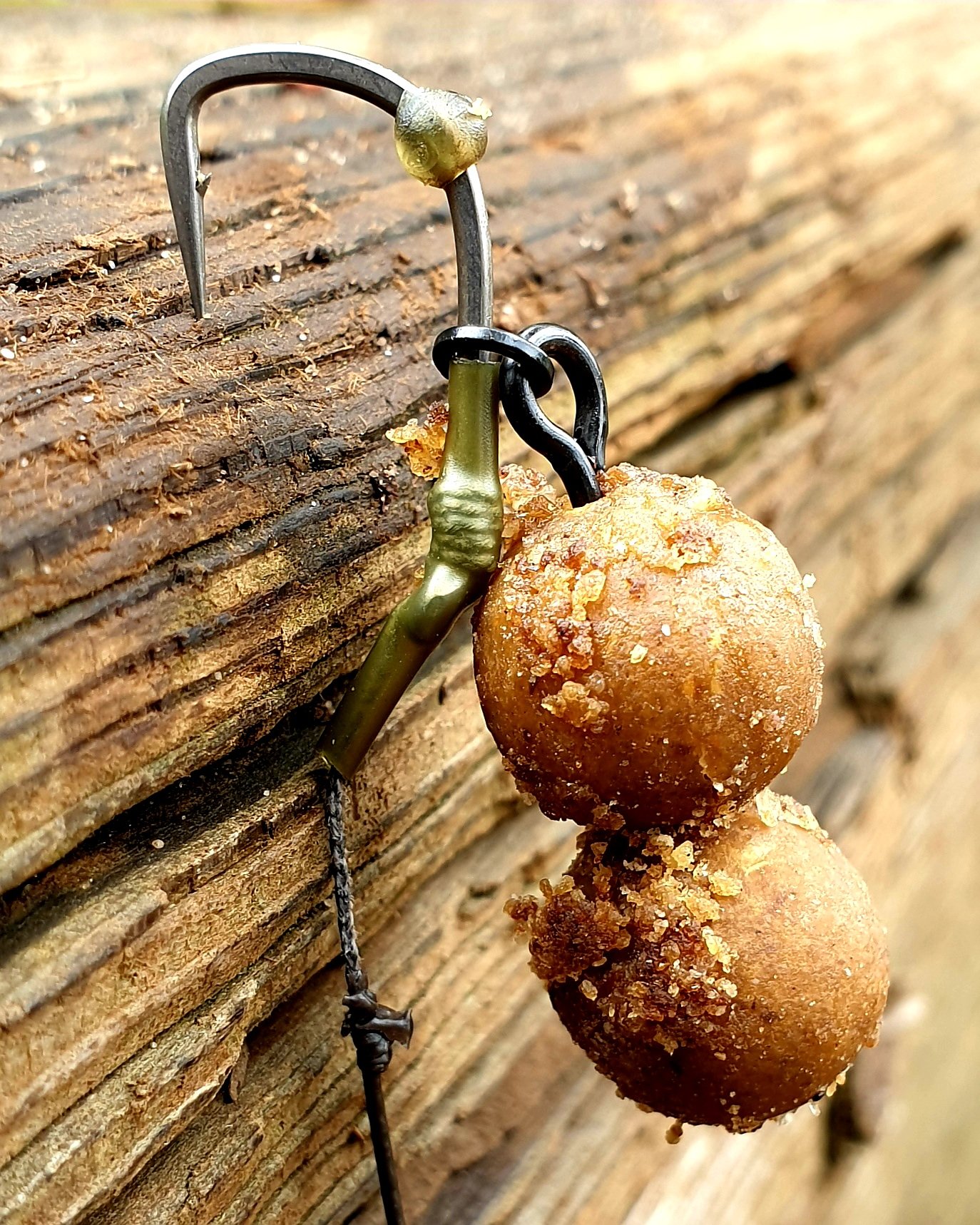 Julian Cundiff on X: This double bottom bait rig fished over clear spots  has been tripping them up for me recently Nash Skinlink 25lb Semi Stiff  Silt Nash Pinpoint Fang Twister Size