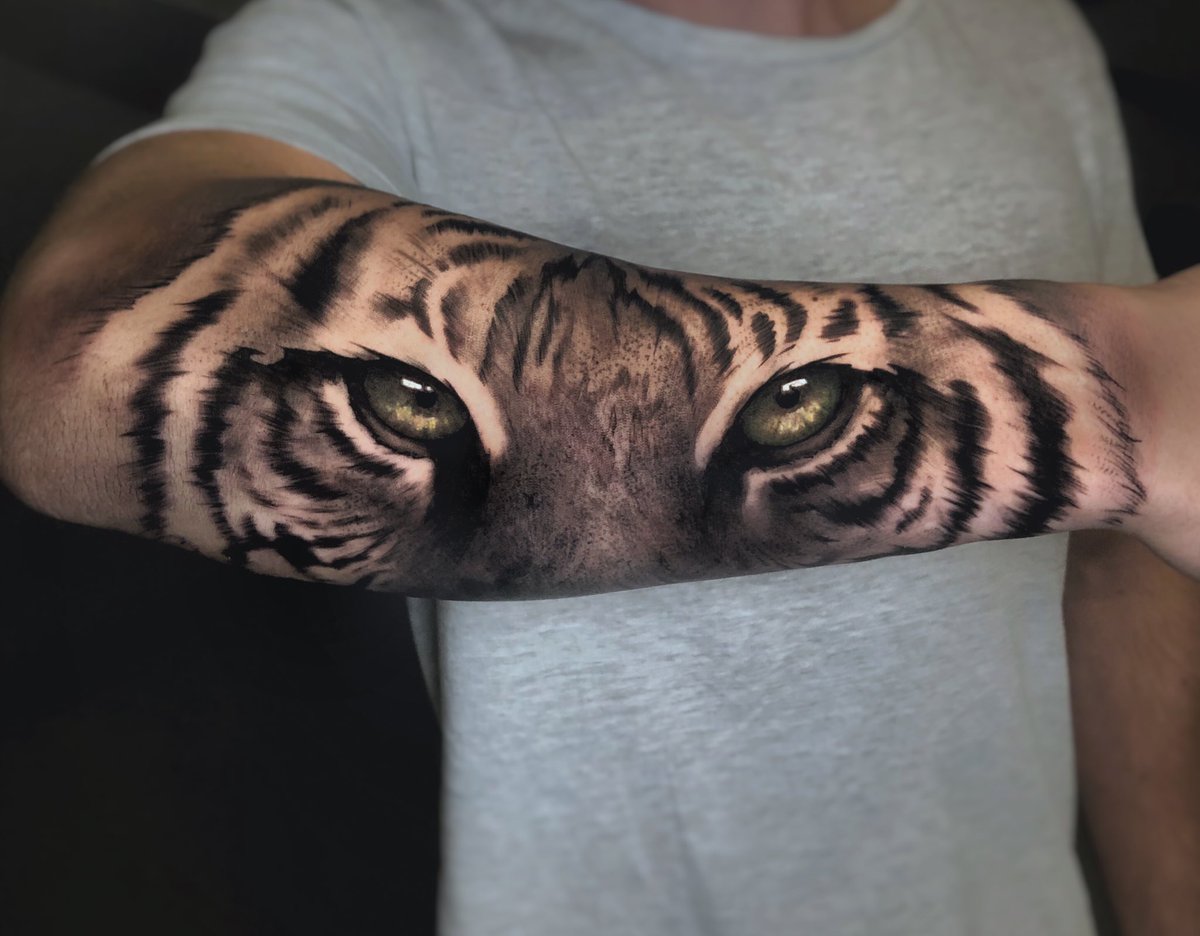 🐯🙌🏼 #tigre #tatuaje #tiger #tigertattoo #Poltattoostudio #josemaza #jerez #animales #texturas #mirada