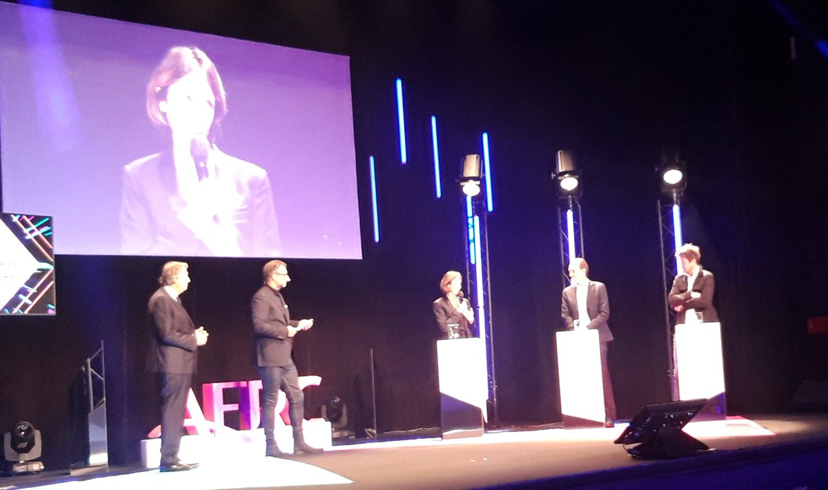 EmmanuelPLOTON's tweet photo. Bravo Celia Staub @KeringGroup Palme Directeur Relation Client 2020.
#PRC2020 Palmes de la Relation Client. #AFRClient https://t.co/jpB7NrmFcm