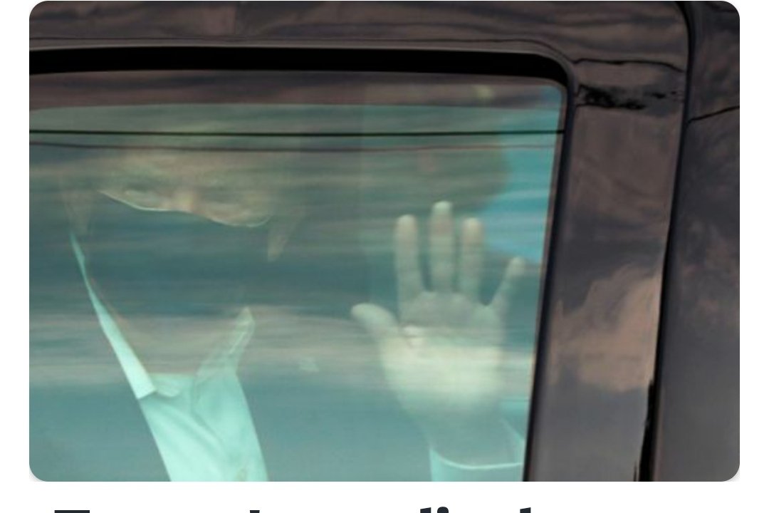 NoOneLuckier's tweet photo. However, if there was any debate still on the size of djt tiny hands this does pretty much close that case. #dollhands #tinyfingers #smallthumb https://t.co/ZDUIKsFJGz