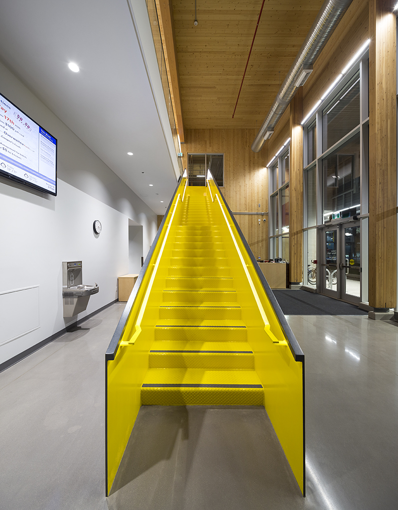 CanadayColombia's tweet photo. # 7 @RAIC_IRAC #EdificioVerde 🏆: Campus Energy Center, Vancouver BC
¡Descubre cómo las universidades 🇨🇦 dominan la #arquitectura sostenible!
Ubicado en el centro del campus de la @UBC, el Centro contribuye con la meta de estar libre de carbono en 2050.
📷 Ema Peter https://t.co/rR7Azdn3C5