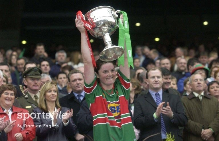 sportsfile's tweet photo. 📆 #OnThisDay in 2003

@Mayo_LGFA beat Dublin in the @TG4TV All-Ireland @LadiesFootball Senior Championship Final at Croke Park to claim the Brendan Martin Cup!

https://t.co/IQuuxXIWKm https://t.co/srEzQn5arL