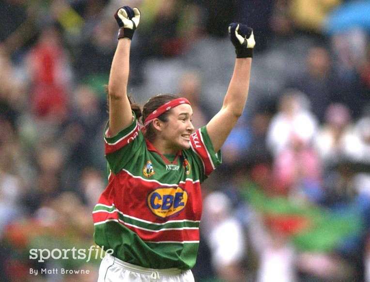 sportsfile's tweet photo. 📆 #OnThisDay in 2003

@Mayo_LGFA beat Dublin in the @TG4TV All-Ireland @LadiesFootball Senior Championship Final at Croke Park to claim the Brendan Martin Cup!

https://t.co/IQuuxXIWKm https://t.co/srEzQn5arL