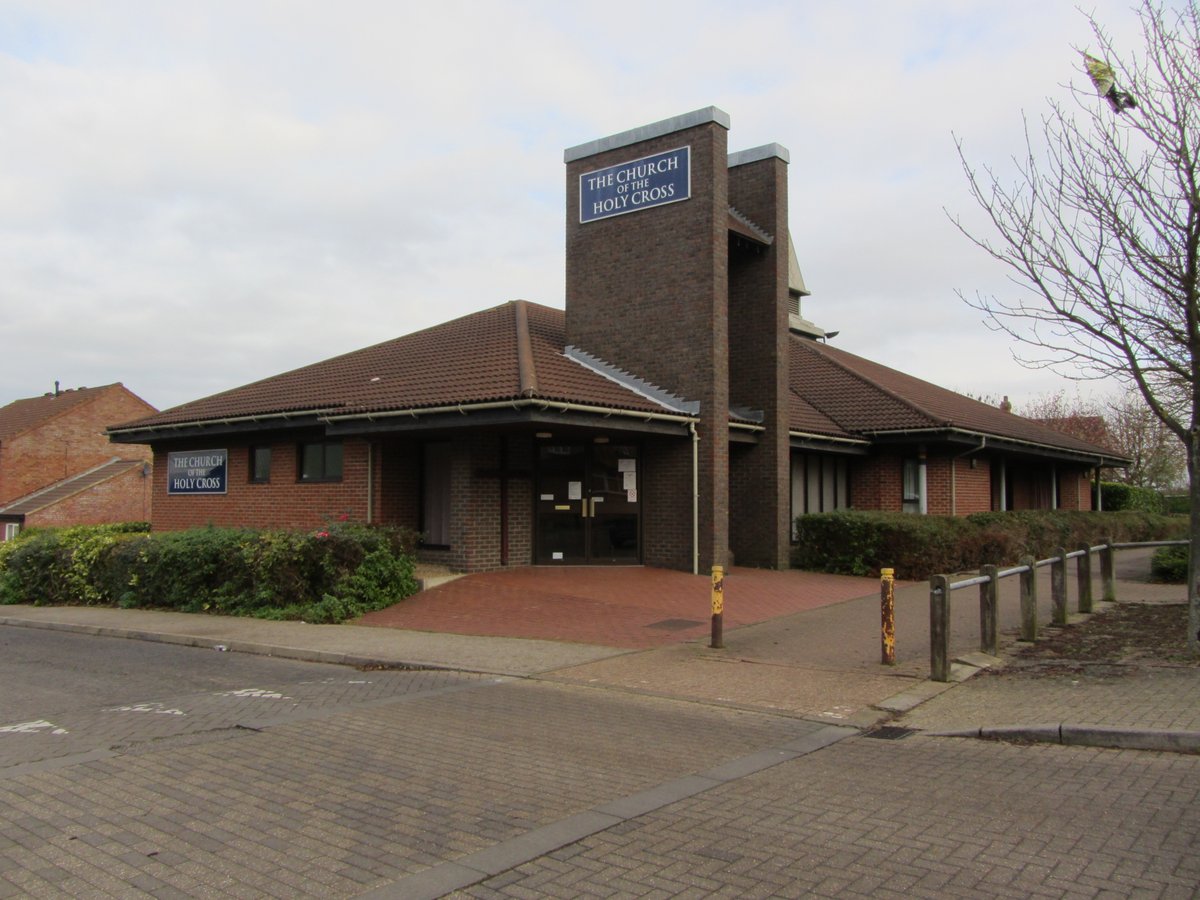 TimSkeltonMK's tweet photo. #TwoMileAsh in #MiltonKeynes has two excellent modern churches: Church of the Holy Cross by Victor Farrar and Associates is today's first. If memory serves me correct, the bell tower and spire were part funded through MKDC's vertical features budget (see also Downs Barn Church) https://t.co/mh1pqlTbJQ