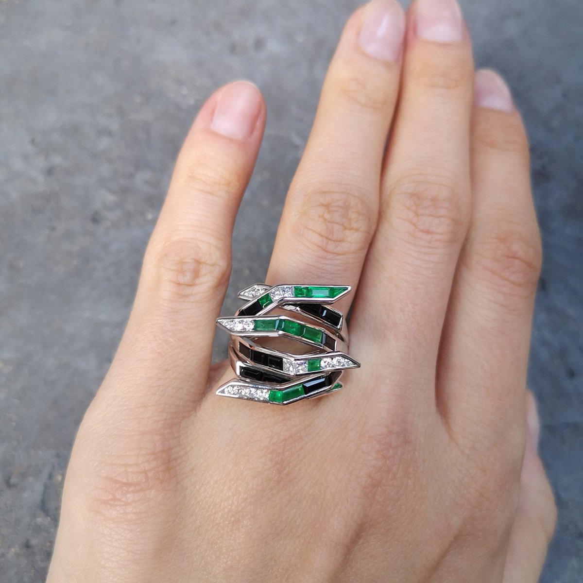 _DESIGNYARD's tweet photo. Electric โก๏ธNight ๐Emerald Bombay Ring @tomasz_donocik available @_DESIGNYARD Book appointments by ๐ง info@designyard.ie or shop online #designyard https://t.co/3fq1y46GXh
.
.
.
.
.
.
.
#exclusive #luxury #shippingworldwide #howtospendit #luxuryjewelry #shoplocal #tomaszdonocik https://t.co/HfsVgkiAgv