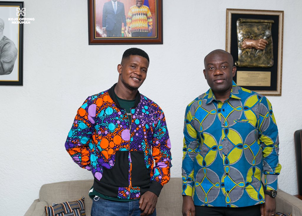 konkrumah's tweet photo. Nicolas @Nick_Dmayor reached out to me on twitter saying he would like some reach to larger markets.

He manufactures bags with an African touch. I invited him over with an order for 5 bags. I like the quality.

You can reach out to him and order some of his bags.

Thanks Nick. https://t.co/GUQ2NkVFah