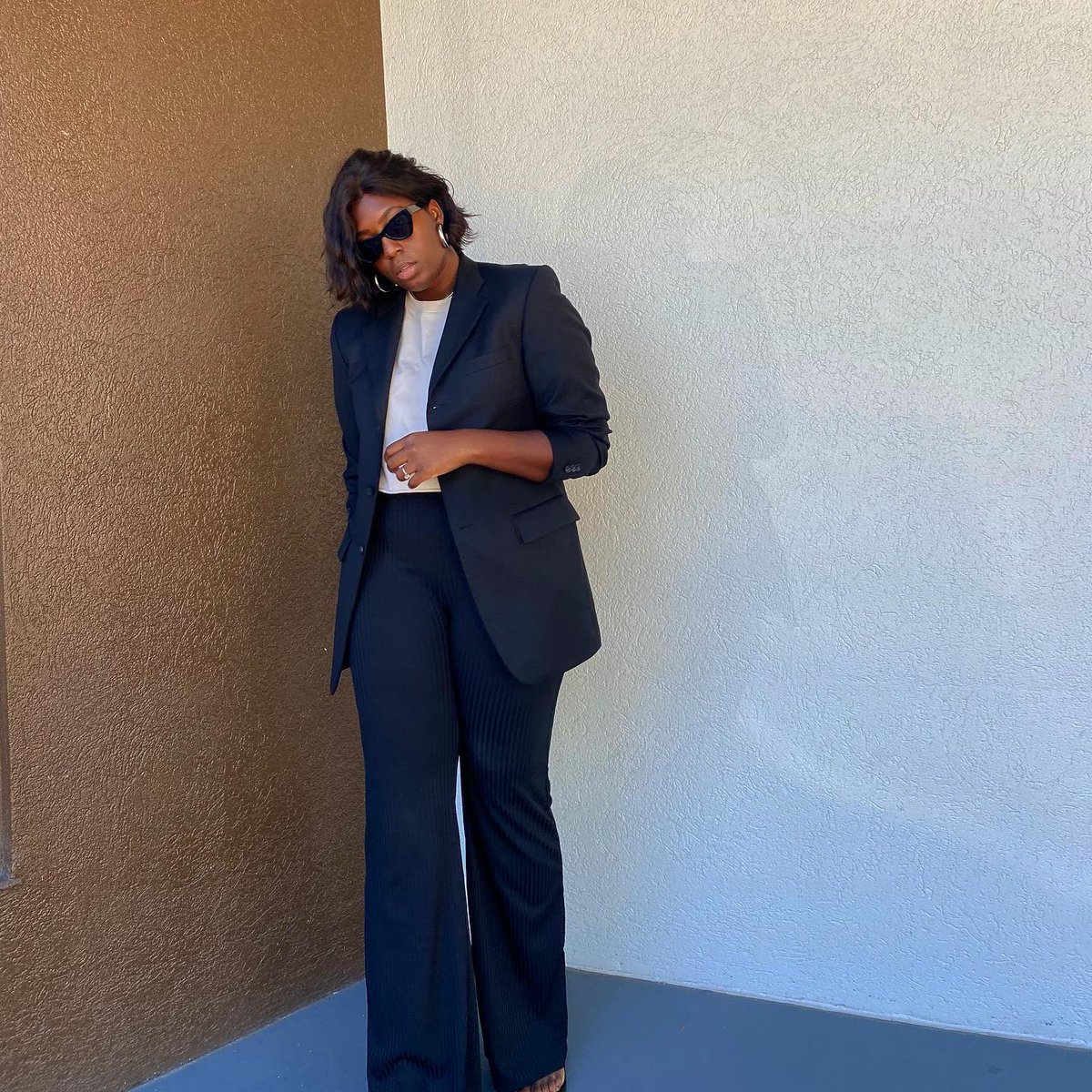 nicstyleco's tweet photo. Suit Up 
Not just for Instagram influencers. This is a wearable trend for ANYone and no the pieces don’t have to match. I'm in a wide ribbed pant + wool jacket here and it worked on and off camera! Play with color, fabric, and silhouettes to create suiting that's uniquely you. https://t.co/FR6IfwE9Gk