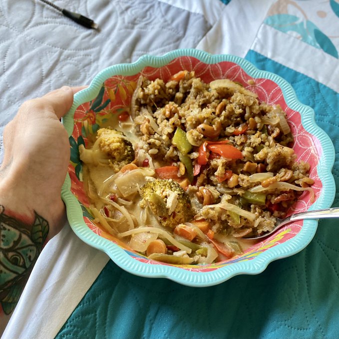 Nom nomm, more curry and fried rice with cashew, onion, bell peppers and a special seasoning of mine