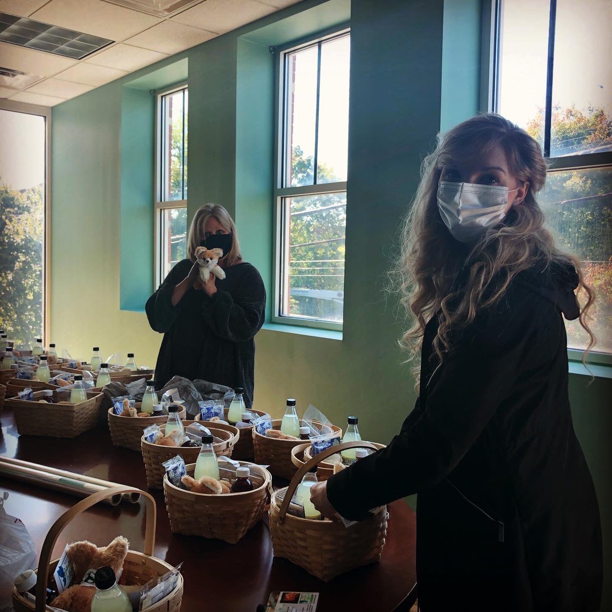 HeuserInstitute's tweet photo. 🦋 Behind the scenes getting ready for our Virtual Butterflies in Motion Gala. We’re filling sponsor gift baskets for delivery! Text Bim20 to 243725 or go to https://t.co/SZdLzdF2V4.
#butterfliesinmotion #heuserhearing
@boardandyou @ArtEatables https://t.co/BGEC2GHNuw