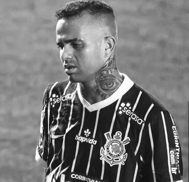 _Viih_Dias's tweet photo. "A mAis eLe gAnHa MuItO bEm, TeM a ObRiGaÇão dE jOgAr bEm"
São seres humanos, tanto Vitinho qnto Luan, vcs precisam parar e refletir se estivessem no lugar deles, se vcs gostariam de ouvir o q falam deles... empatia gente, vcs vão acabar matando alguém #forcaluan #forcaVitinho https://t.co/zCoVnKHDvd