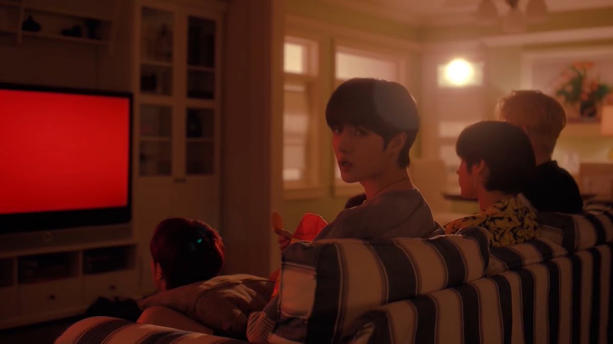 • in the cysm mv, beomgyu was the only one aware that ~that night the world was gonna burn down~ (which could connote them becoming separated/the end of their friendship/something bad was gonna happen to them)he had a knowing look as the sunset and turned everything red