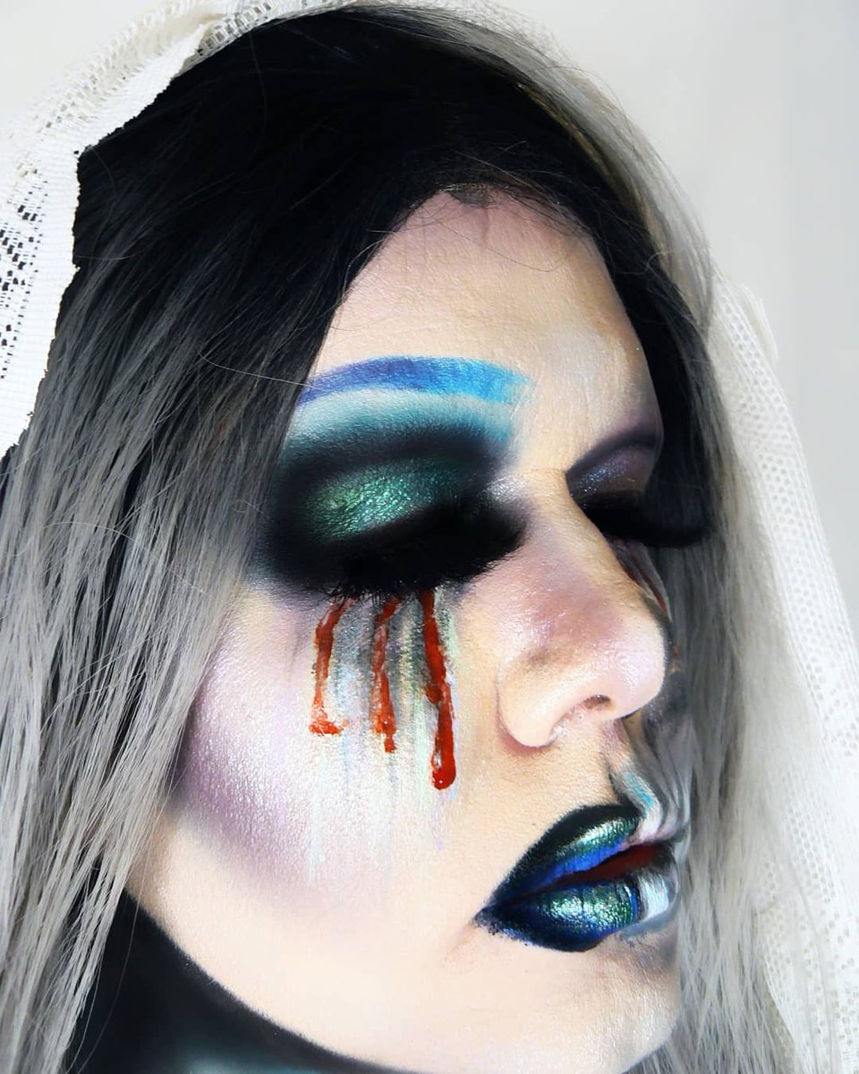 La llorona 
Forbidden Folklore part 4

The full tale for this is up on my Instagram but I really love this tale of grief and a vengeful spirit!

One of my fave paints of all time using
<a href="/MakeupRVLTN/">Makeup Revolution</a>
<a href="/patmcgrathreal/">Pat McGrath</a>
<a href="/thepastelroses/">The Pastel Roses® Cosmetics 💖</a>
<a href="/beautybay/">BEAUTY BAY</a>

instagram.com/p/CF-L-quJbSz/…