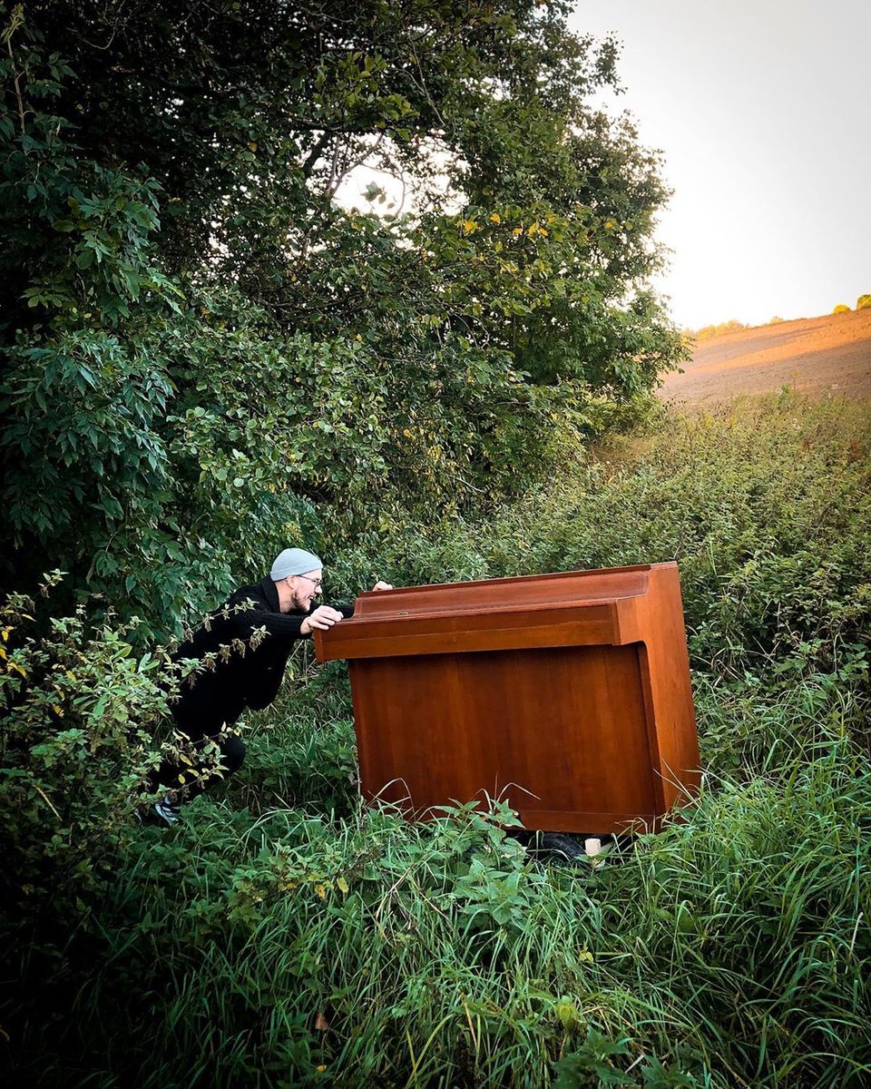 moderna_records's tweet image. Kicking off the week with some swell new tunes on our @Spotify playlist 'Piano Shapes'.

🎧 spoti.fi/3cJniEO

New this week: @_petersandberg @AlkisLiv @neilcowleymusic @johnhayesmusic @JuliaGjertsen @nico_rosenb 

Photo by Peter Sandberg