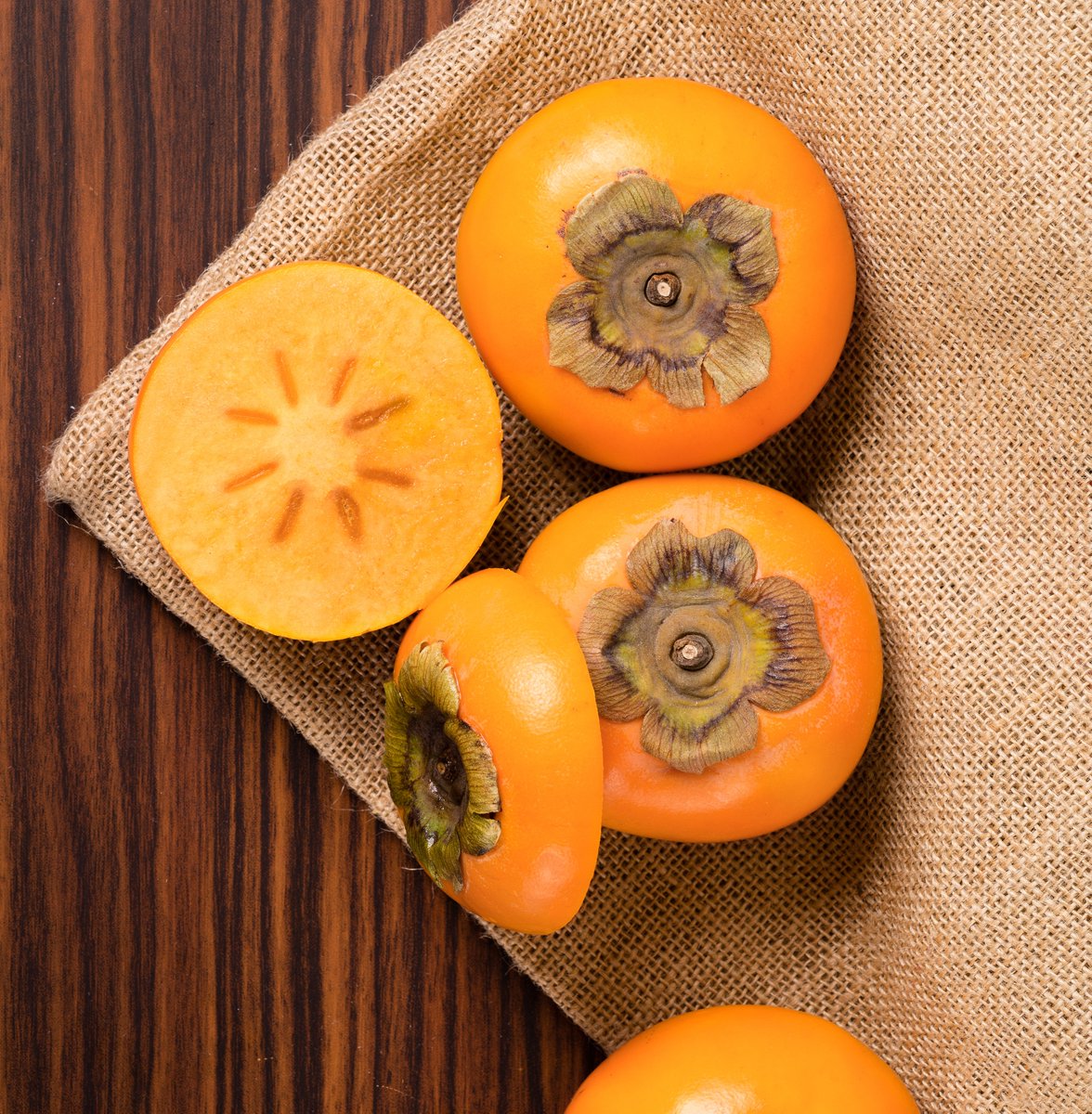 Persimmons!
One Fuyu, one Fu-Me : ) 
 
#persimmons #fallfruit #produce #californiapersimmons
#Californiafruit #local #eatlocal #farmtoform #colusa