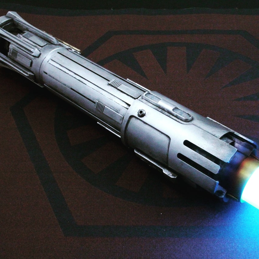 AuntyQueenie's tweet photo. So I cannot confirm or deny that I'm a big ol' Star Wars nerd. I've gotten into collecting saber replicas and I got an email my @VadersVault order is being shipped and I'm so exicted. It's my first from there :D
#StarWars #lightsaber #BenSolo #KyloRen #Saber #sabers #VadersVault https://t.co/uayRgypicM