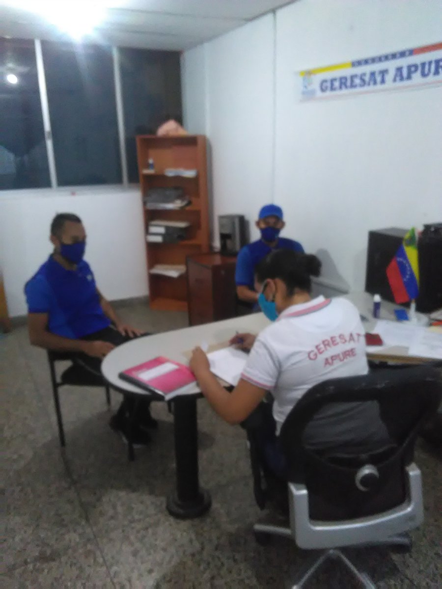 InpsaselA's tweet photo. Seguimos de la mano con  nuestras trabajadoras y trabajadores Apureños, #InpsaselApure orientando sobre la gestión de Seguridad y Salud Laboral en el trabajo @NicolasMaduro @eduardopiate2 @geovannireuma @Inpsasel_vzla https://t.co/h7MHjc32RG