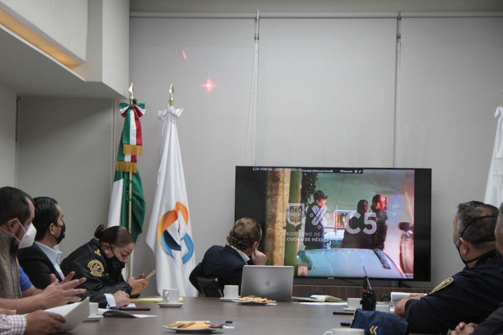 En la reunión de gabinete de seguridad de hoy, acordamos redoblar esfuerzos coordinados entre <a href="/SSC_CDMX/">SSC CDMX</a> y <a href="/BlindarBJ/">Blindar BJ 360</a>. Seguimos al frente en el combate a la delincuencia.