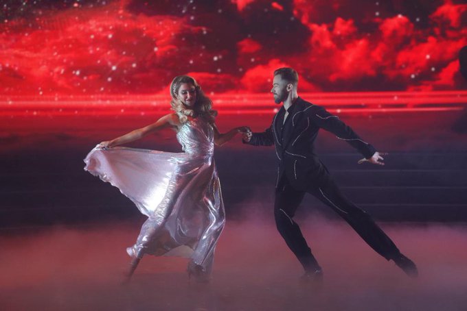 Kaitlyn Bristowe - Jason Tartick - FAN Forum - Dancing With The Stars Season 29 - Discussion - Page 5 Ejm3a-tXcAIyZGM